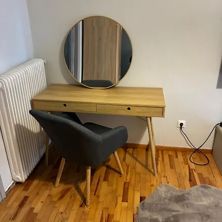 Hosting In The Center Of Apartament Florina